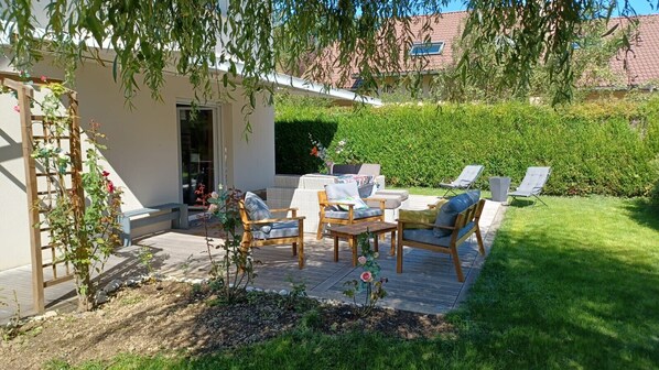 Garden loungers - Holiday rental Annecy 