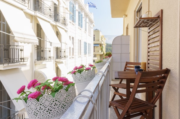 Balcony looking to quiet street