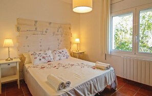 Main room 2