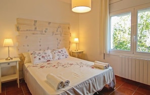 Main room 2