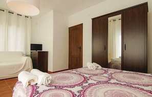 Main room 1