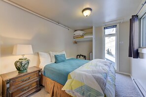5 Queen bedroom