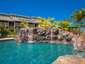 The Cliffs resort pool