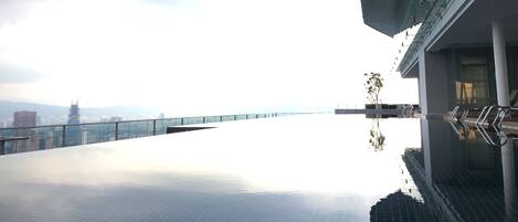 KL Sentral Rooftop Infinity Pool (E)