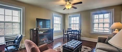 Reading Vacation Rental | 3BR | 2BA | 550 Sq Ft | Steps to Enter