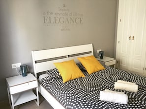 main bedroom with 160  cm bed