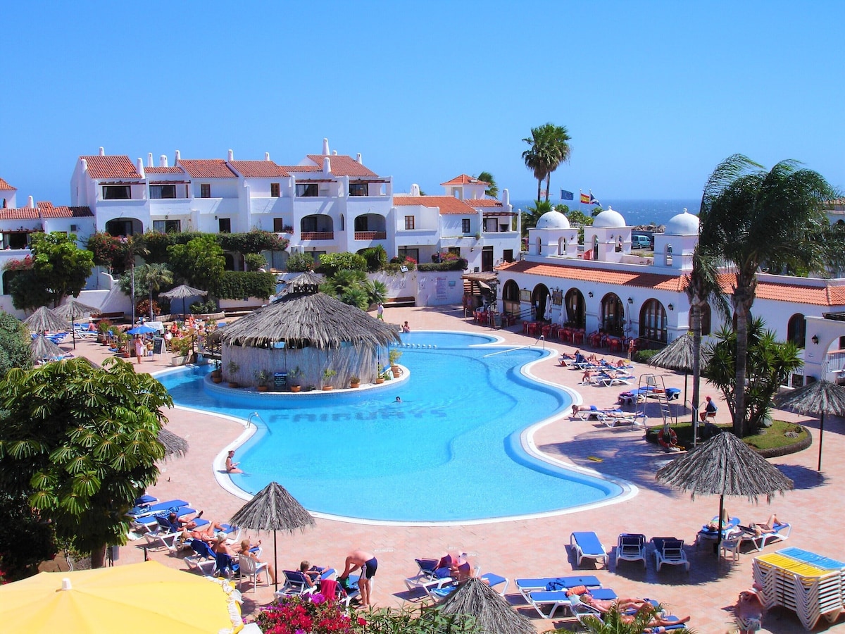 Exclusive Very Large  Quality One bed Penthouse  a small friendly Complex