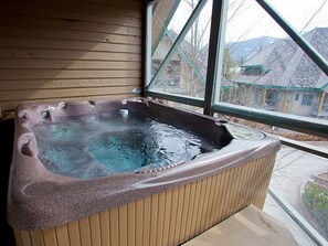 Bain à remous intérieur