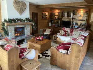 Lounge view to wall unit .