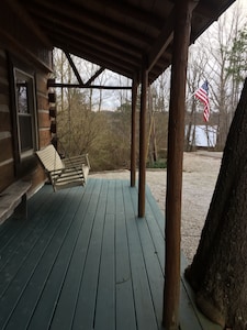 Cabin at Woods Creek Lake in East Bernstadt, Ky Beautiful Wooded Views