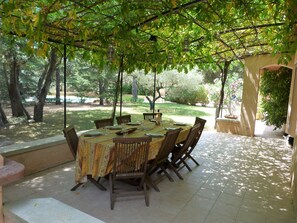 Outdoor dining