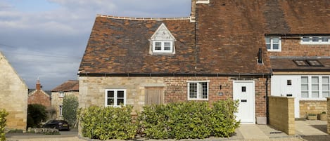 The Bakery is a charming character cottage, beautifully refurbished to provide comfortable living space