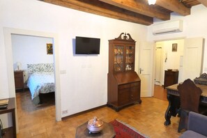 Living Room with Led TV and independent Air Conditioner