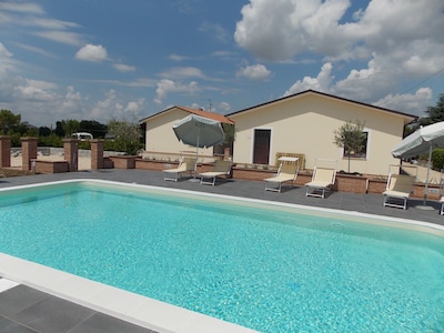 Spello Zafferano Wohnung in Ferienhaus mit Park und Pool 
