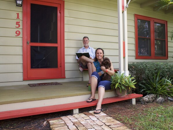 We love pets! Bring them with you.