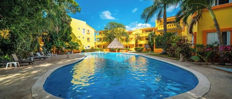 Swimming pool