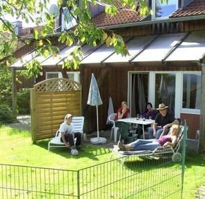 Ferienhaus mit Gartenumzäunung 