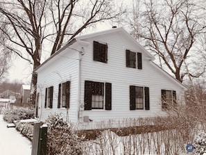 Cottage in late winter 