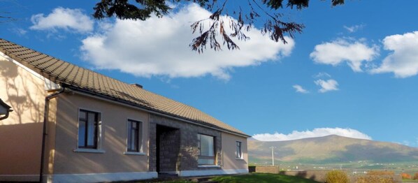 Dingle Bay View Holiday Home, Dingle, Kerry, Ireland 