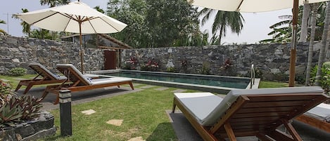 Private pool area