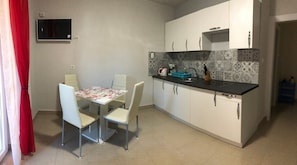 A1(4): kitchen and dining room