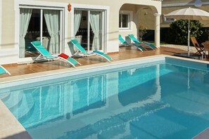 Holiday Home Swimming Pool