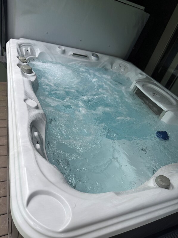 屋内スパ浴槽