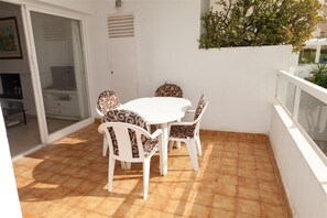 Another view of the balcony