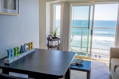 BEACHFRONT, sun, sand & fun - Cozy 1 Bdr Apt