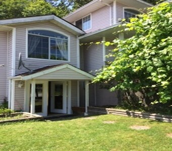 A cozy one bdrm gnd level suite with private entrance door in Westwood Plateau