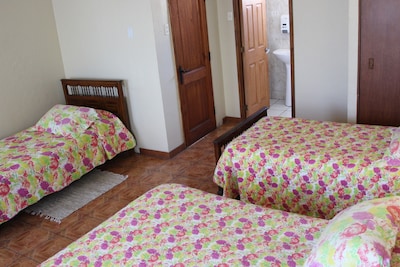 Hotel Cristobal Colon, capacidad por habitación 1 o 2 personas