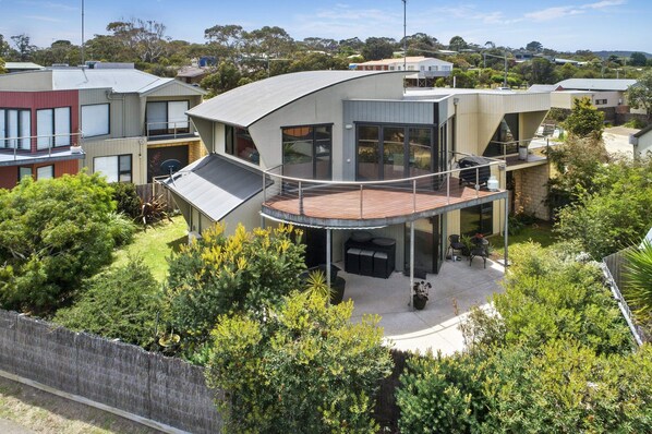 6/2A Walker Street
