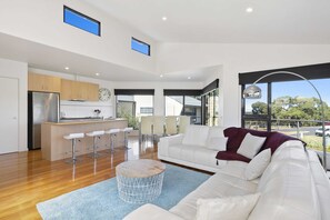 Kitchen/living