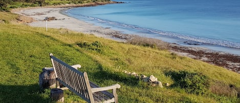  tu Emuz beach, just the place to relax, zone out, and enjoy a glass  at sundown