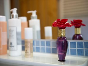 Bathroom amenities