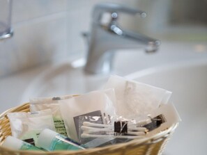 Bathroom amenities