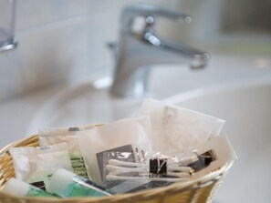Bathroom amenities