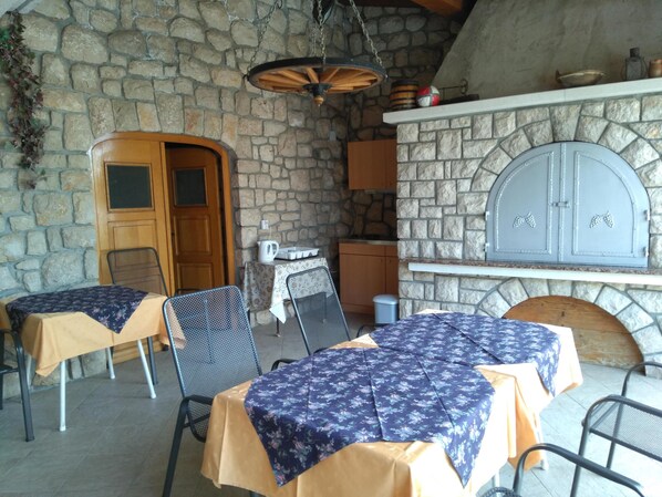 Outdoor dining