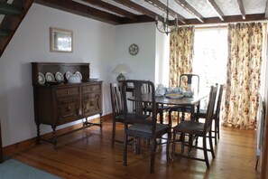 dining area overlooks the rear garden