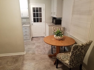 Great location! 5 min. to Downtown, Medical District, and the Masters