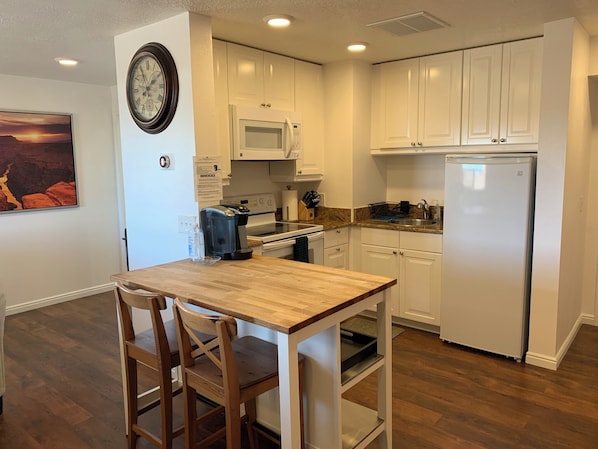 Bryce Vistas Claron Suite Kitchen