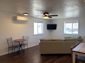Bryce Vistas Claron Suite Living & Dining