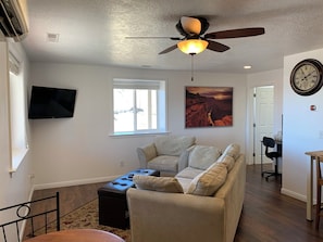 Bryce Vistas Claron Suite Living