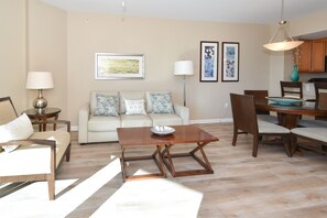 Palms 1413- Living Area