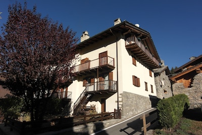Ideal flat for a multi centre ski or walking holiday looking around Mont Blanc