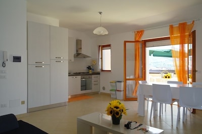 Flat in the centre town at 400m from the sea