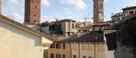 Vista della città dal terrazzo