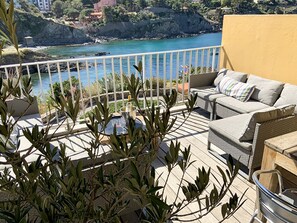 Bienvenue à la Maison de la Baie de Collioure avec une accés direct à la plage.