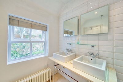 Self catering luxury garden studio in Richmond 