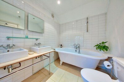 Self catering luxury garden studio in Richmond 